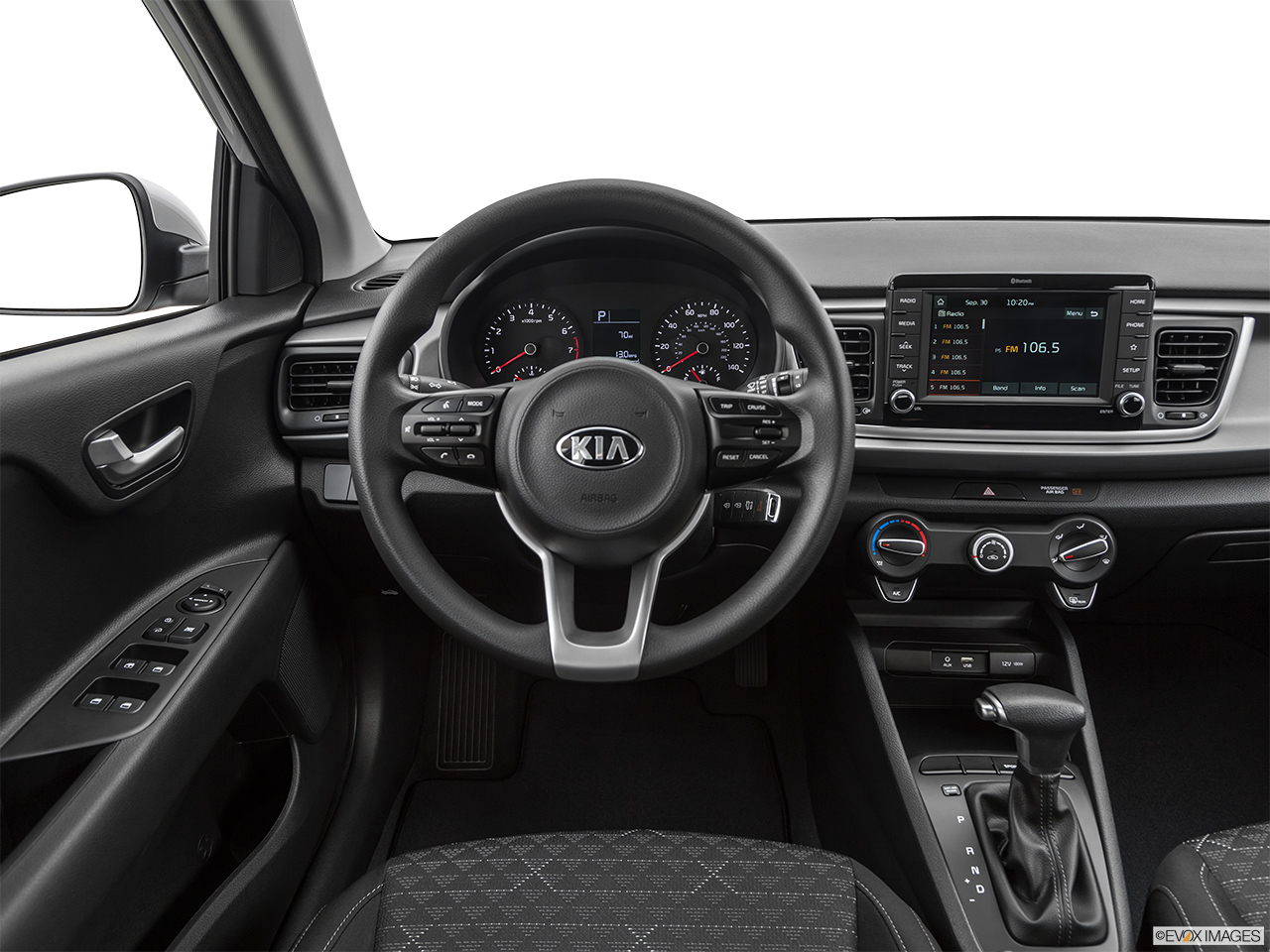 2020 Kia Rio 5-door S Steering wheel/Center Console. 