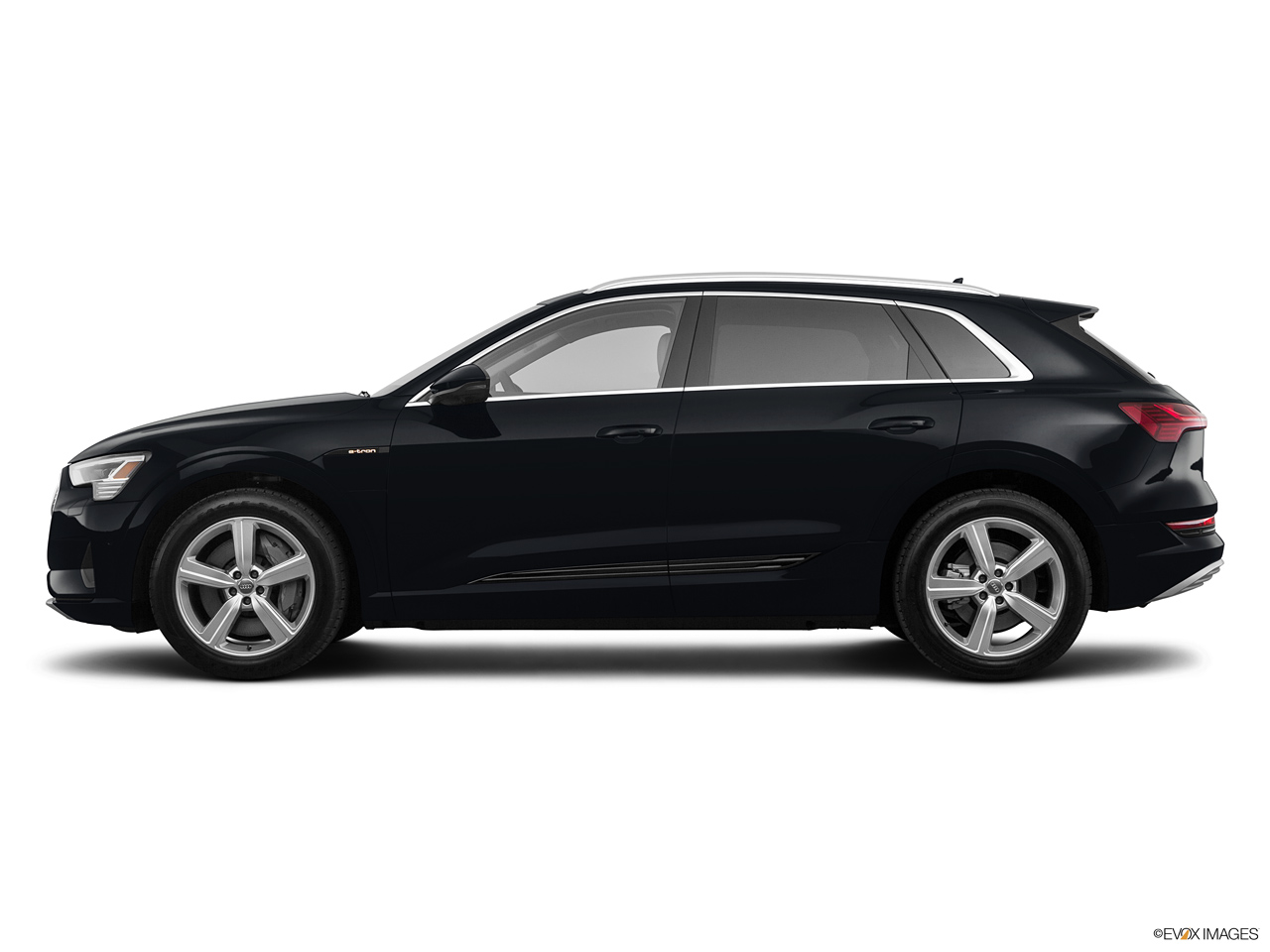 2024 Audi e-tron   Side