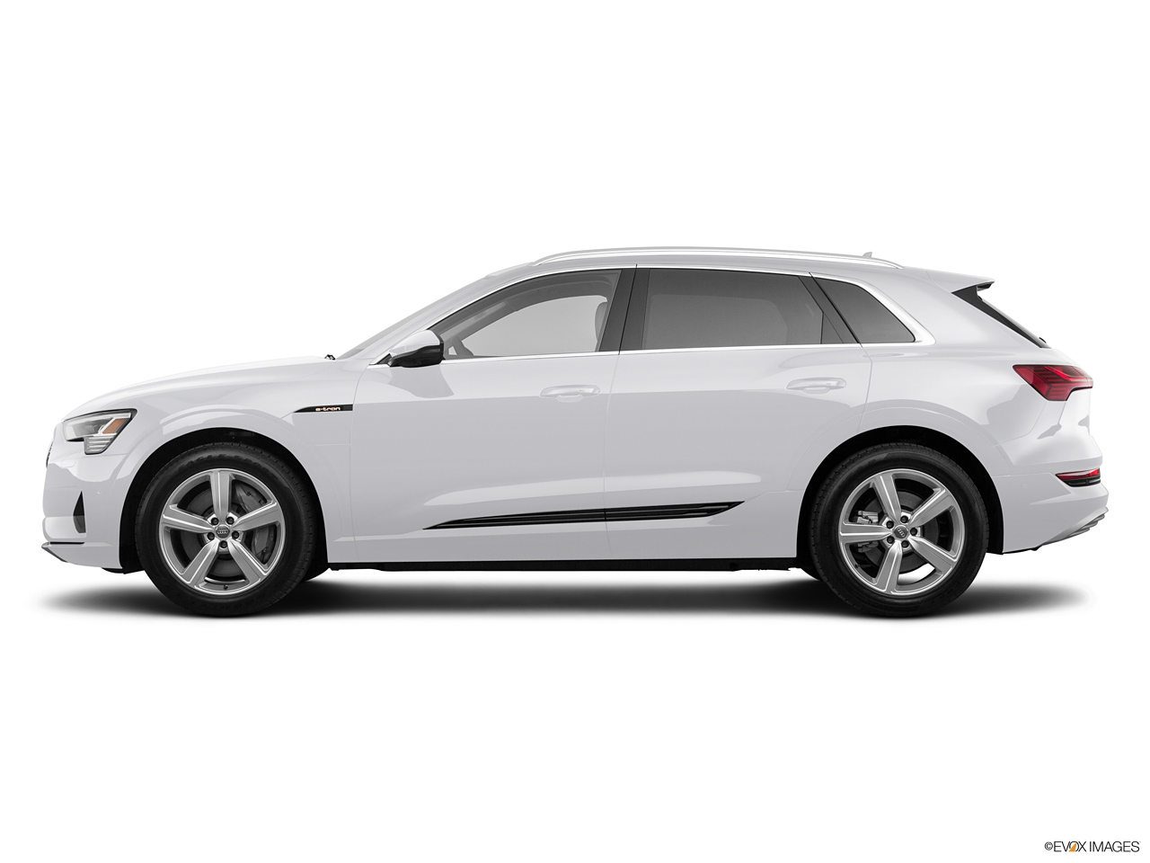 2024 Audi e-tron   Side