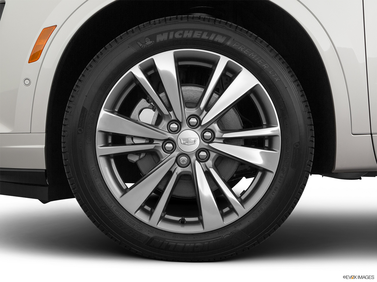 2020 Cadillac XT6 Premium Luxury Front Drivers side wheel at profile. 