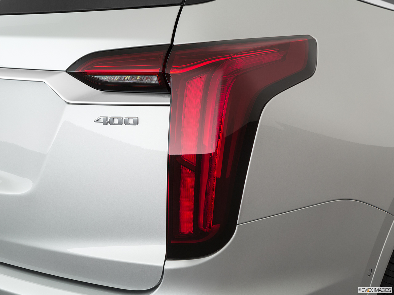 2020 Cadillac XT6 Premium Luxury Passenger Side Taillight. 