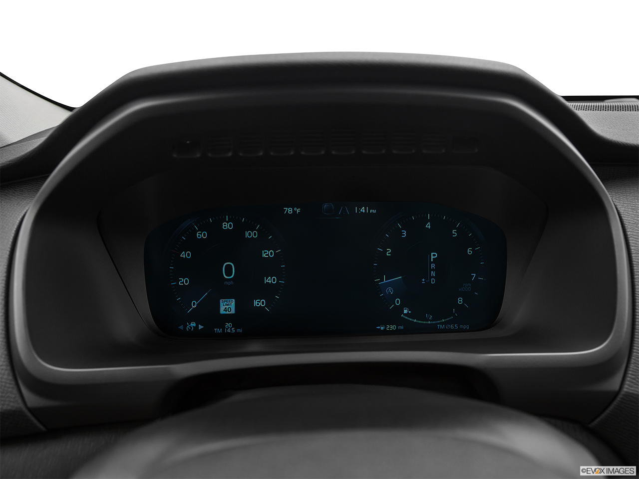 2020 Volvo XC90 T5 Momentum Speedometer/tachometer. 