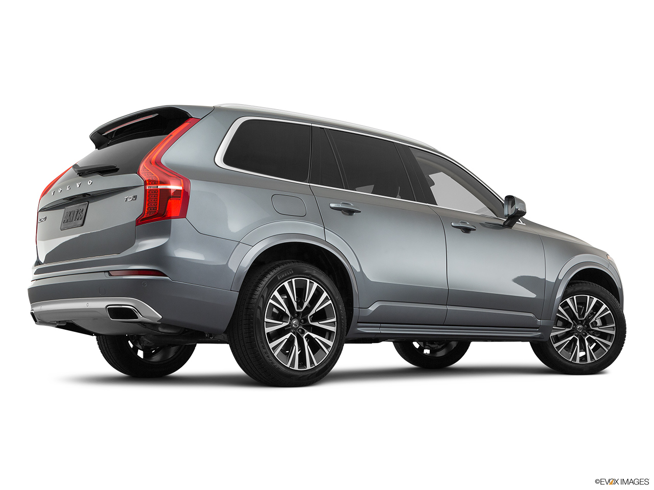 2020 Volvo XC90 T5 Momentum Low/wide rear 5/8. 