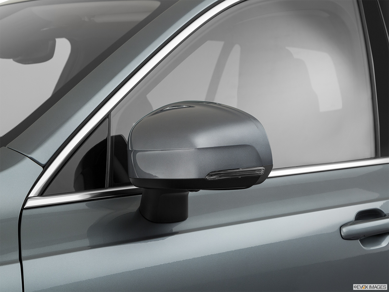 2020 Volvo XC90 T5 Momentum Driver's side mirror, 3_4 rear 