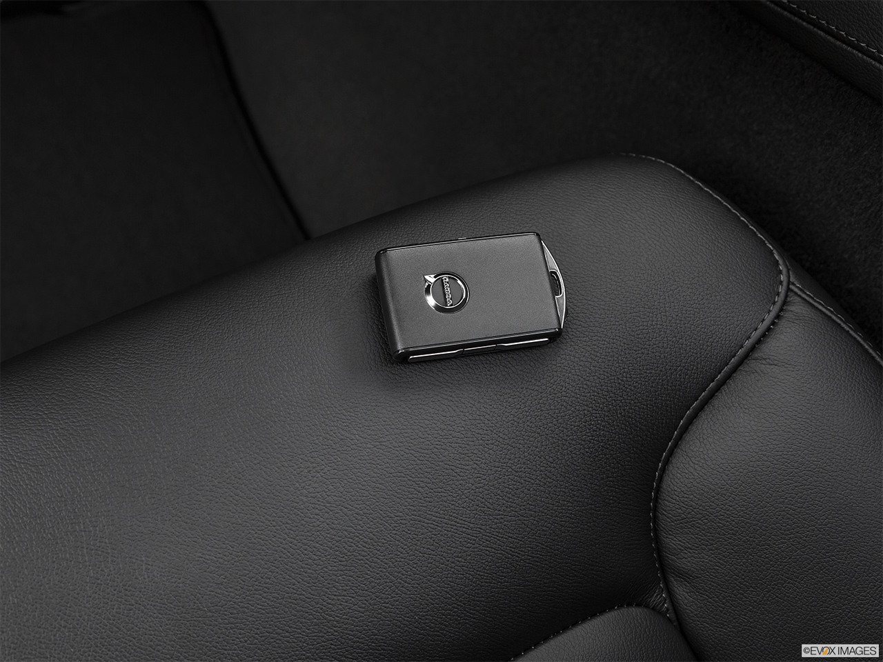 2020 Volvo XC90 T5 Momentum Key fob on driver's seat. 