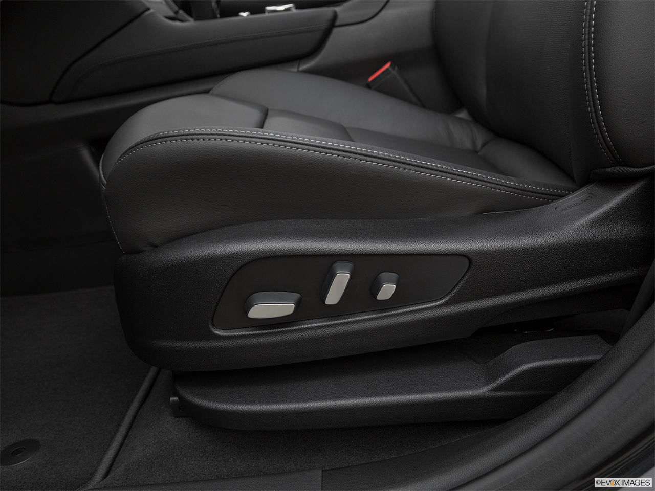 2020 Cadillac XT6 Sport Seat Adjustment Controllers. 