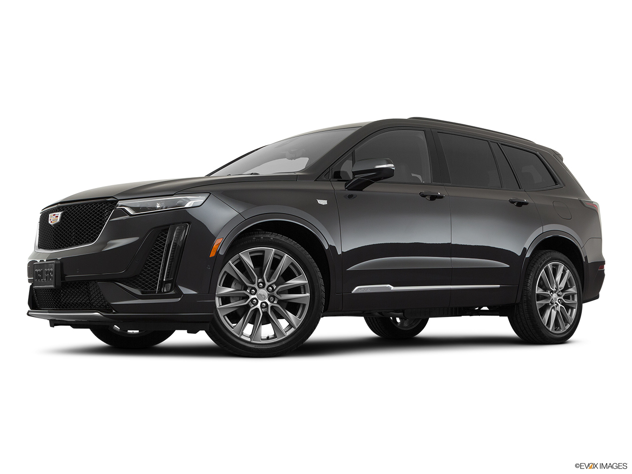 2020 Cadillac XT6 Sport Low/wide front 5/8. 
