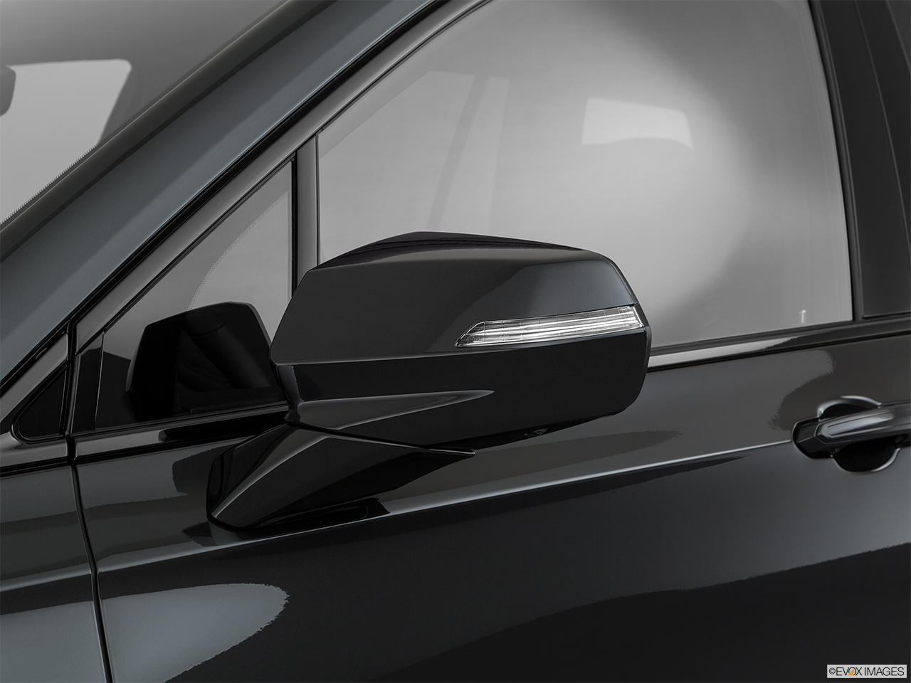 2020 Cadillac XT6 Sport Driver's side mirror, 3_4 rear 