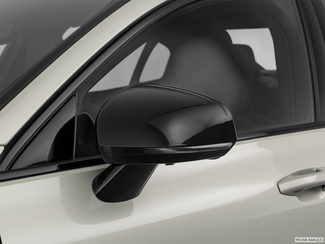 2020 Volvo S60 T8 R-Design eAWD Plug-in Hybrid Driver's side mirror, 3_4 rear 