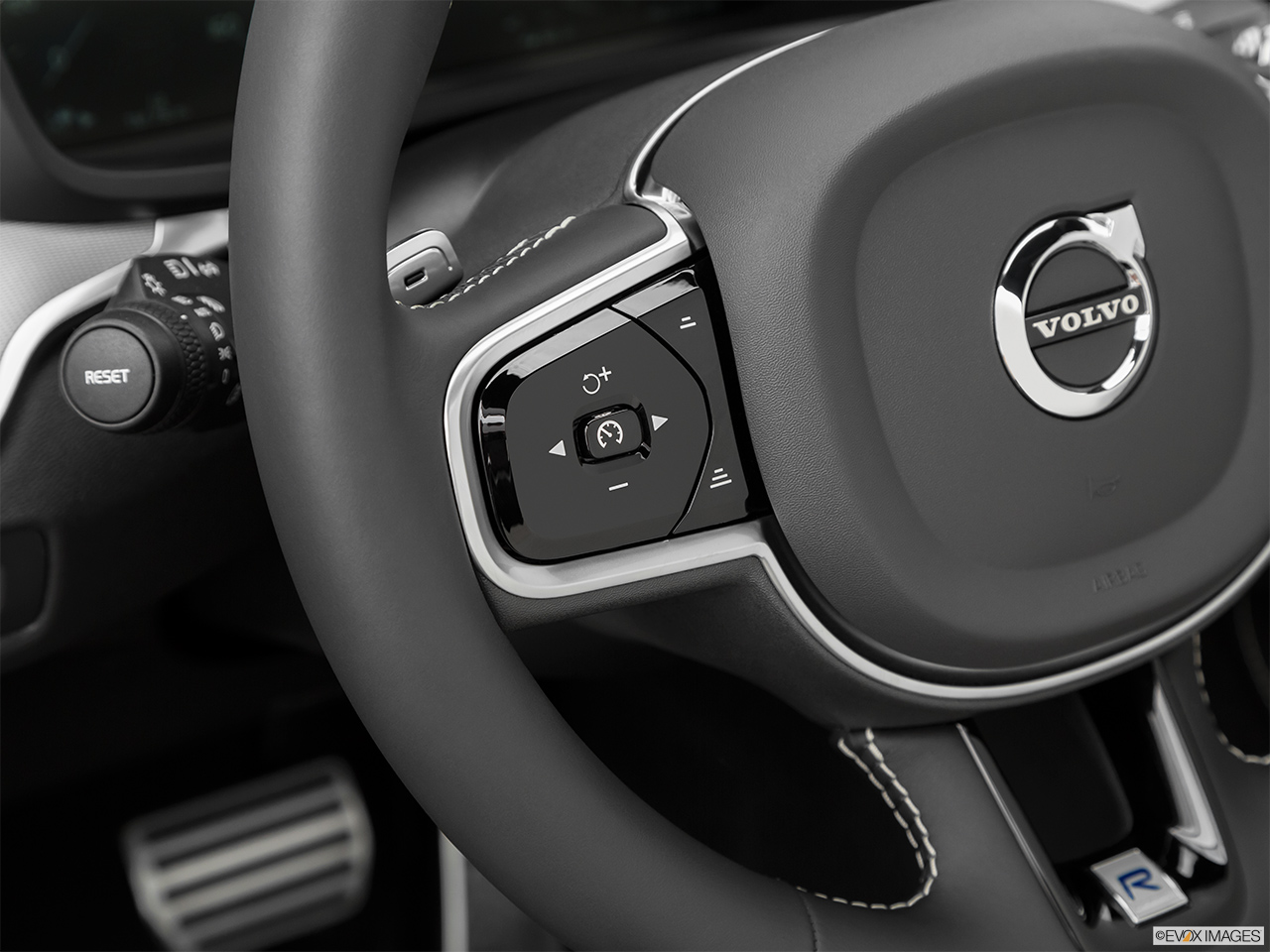 2020 Volvo S60 T8 R-Design eAWD Plug-in Hybrid Steering Wheel Controls (Left Side) 
