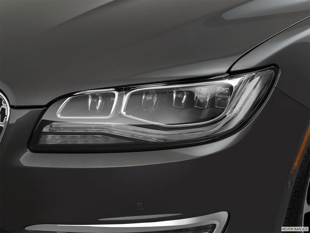 2020 Lincoln MKZ Reserve Drivers Side Headlight. 