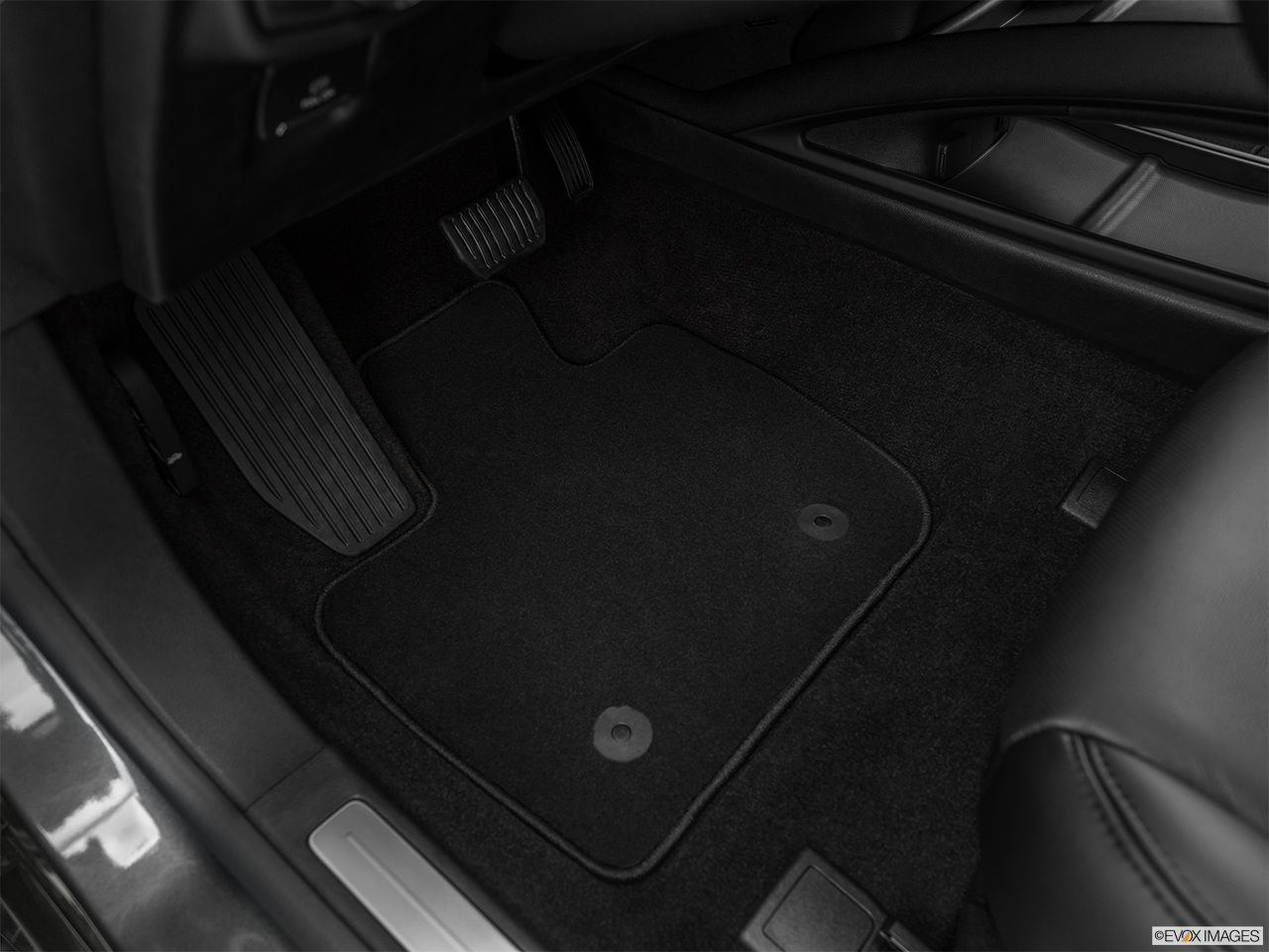 2020 Lincoln MKZ Reserve Driver's floor mat and pedals. Mid-seat level from outside looking in. 