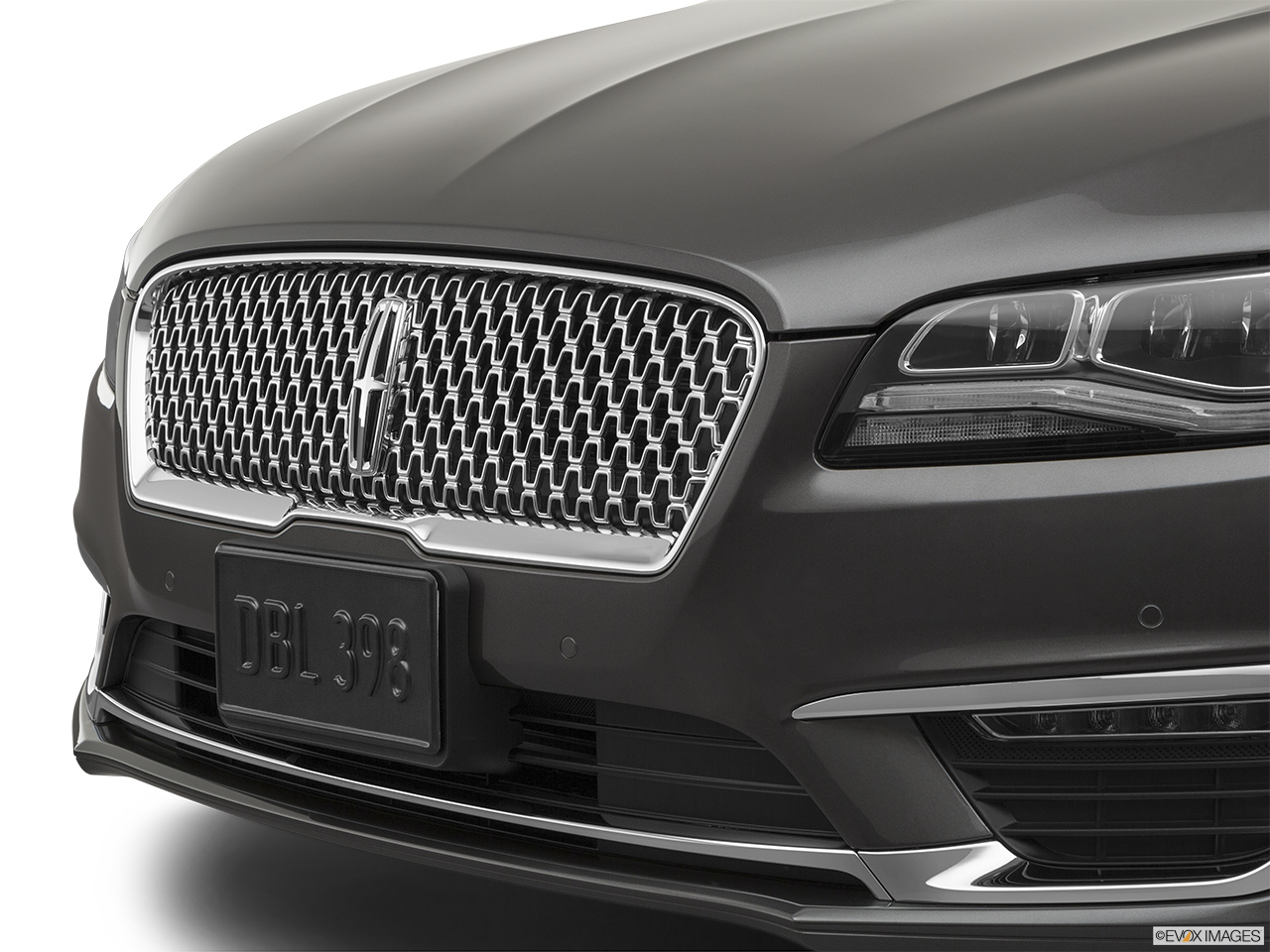 2020 Lincoln MKZ Reserve Close up of Grill. 