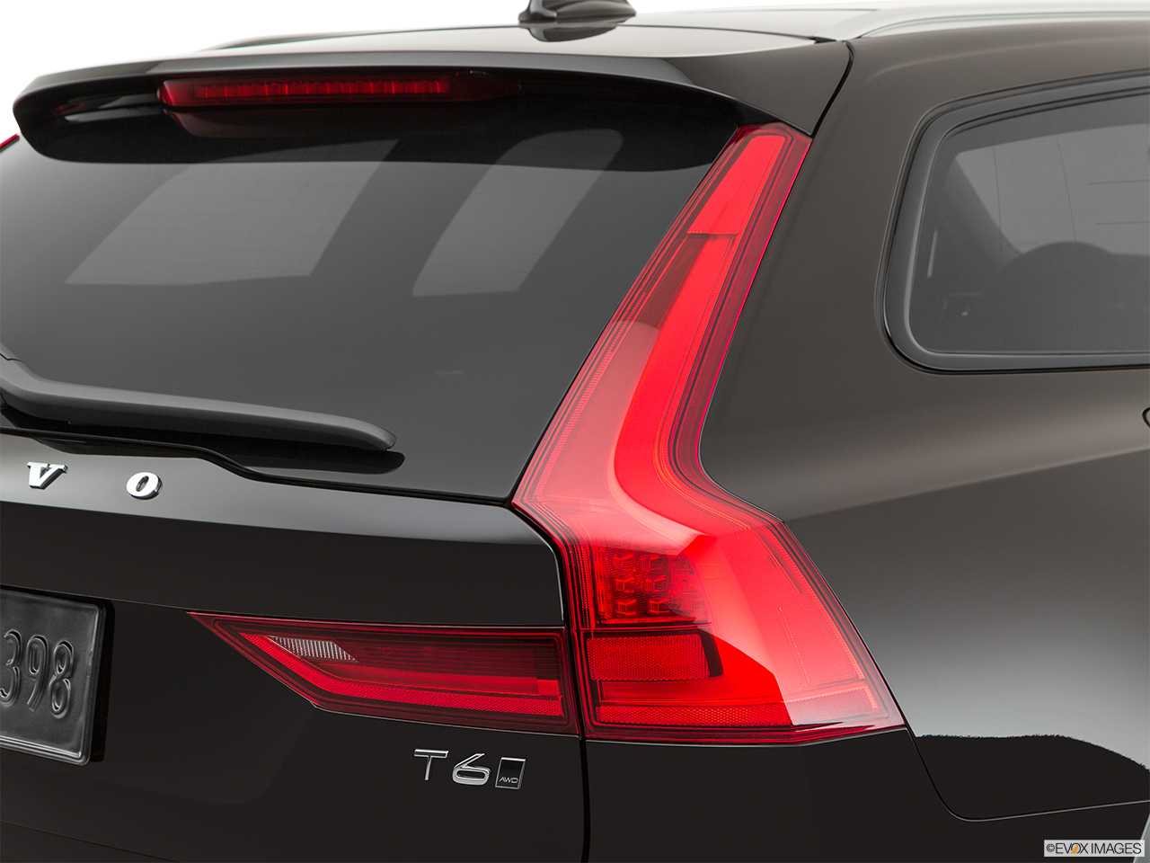 2020 Volvo V90 Cross Country T6 AWD Passenger Side Taillight. 
