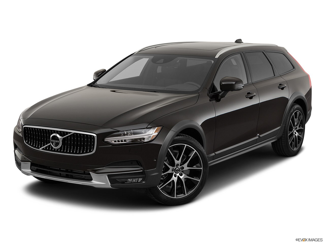 2020 Volvo V90 Cross Country T6 AWD Front angle view. 