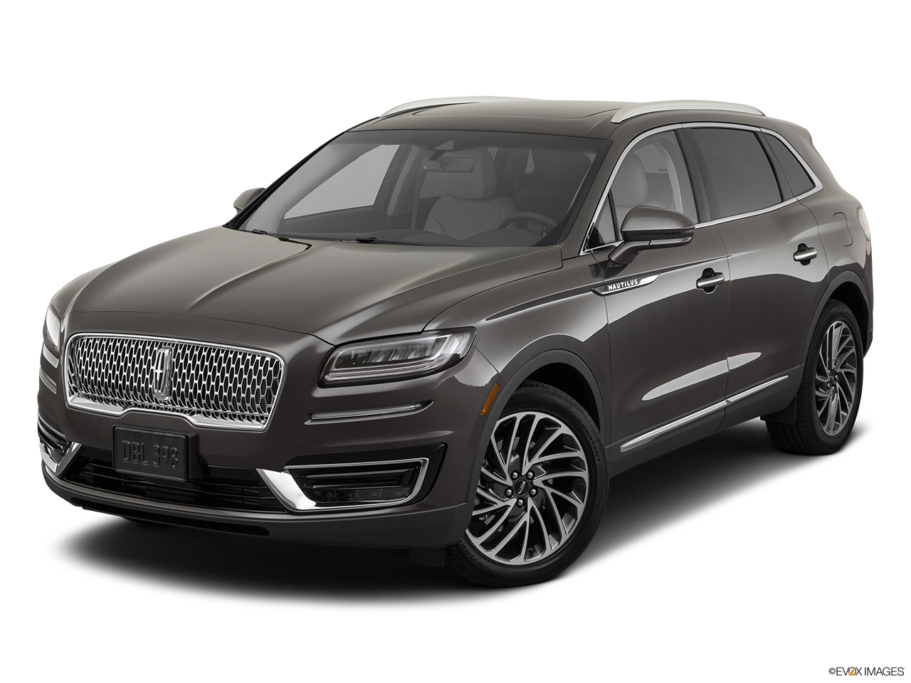 2020 Lincoln Nautilus Reserve Front angle view. 