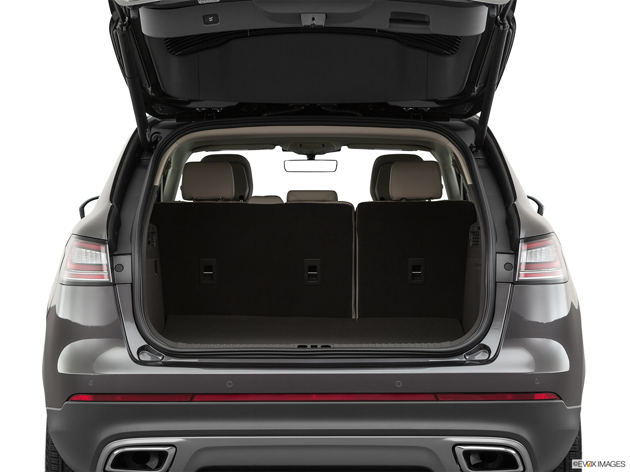 2020 Lincoln Nautilus Reserve Trunk open. 