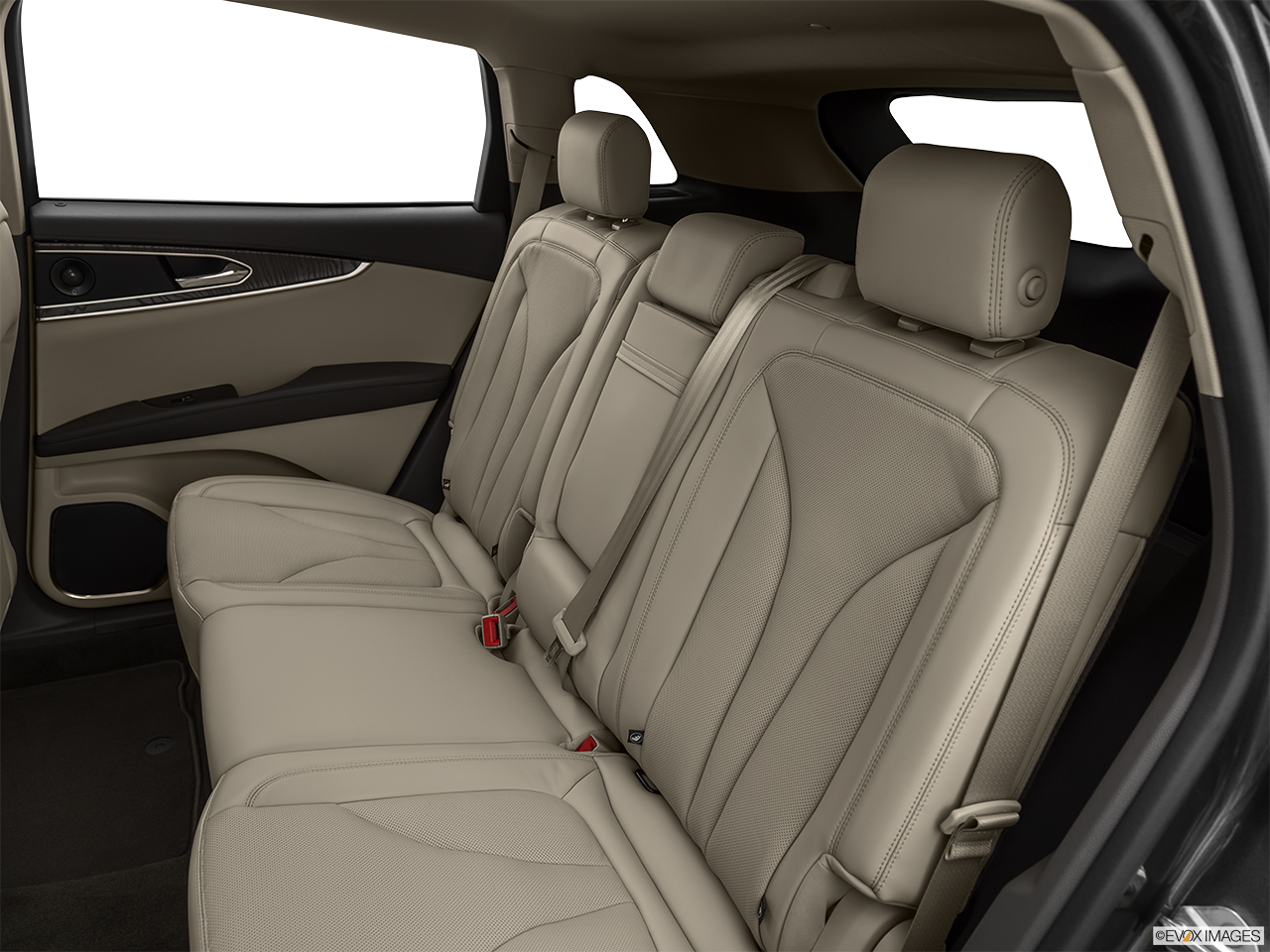 2020 Lincoln Nautilus Reserve Rear seats from Drivers Side. 