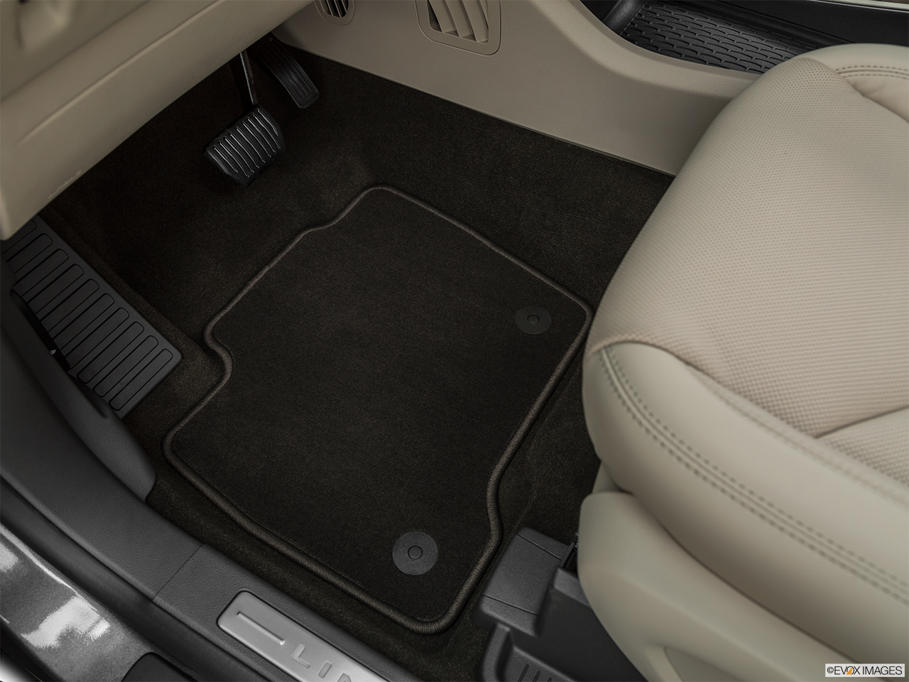 2020 Lincoln Nautilus Reserve Driver's floor mat and pedals. Mid-seat level from outside looking in. 