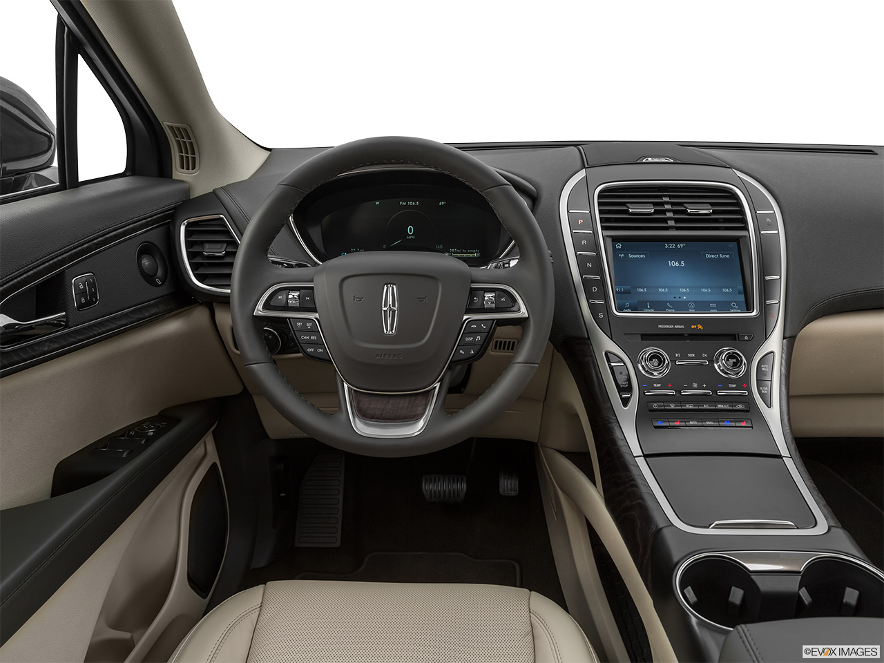 2020 Lincoln Nautilus Reserve Steering wheel/Center Console. 