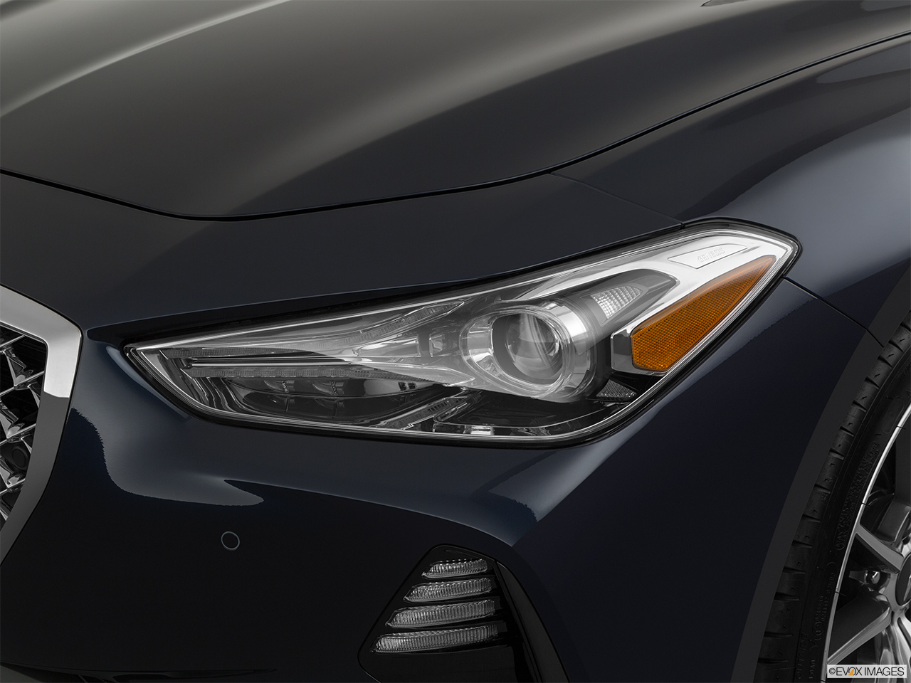 2020 Genesis G70 3.3T Elite Drivers Side Headlight. 