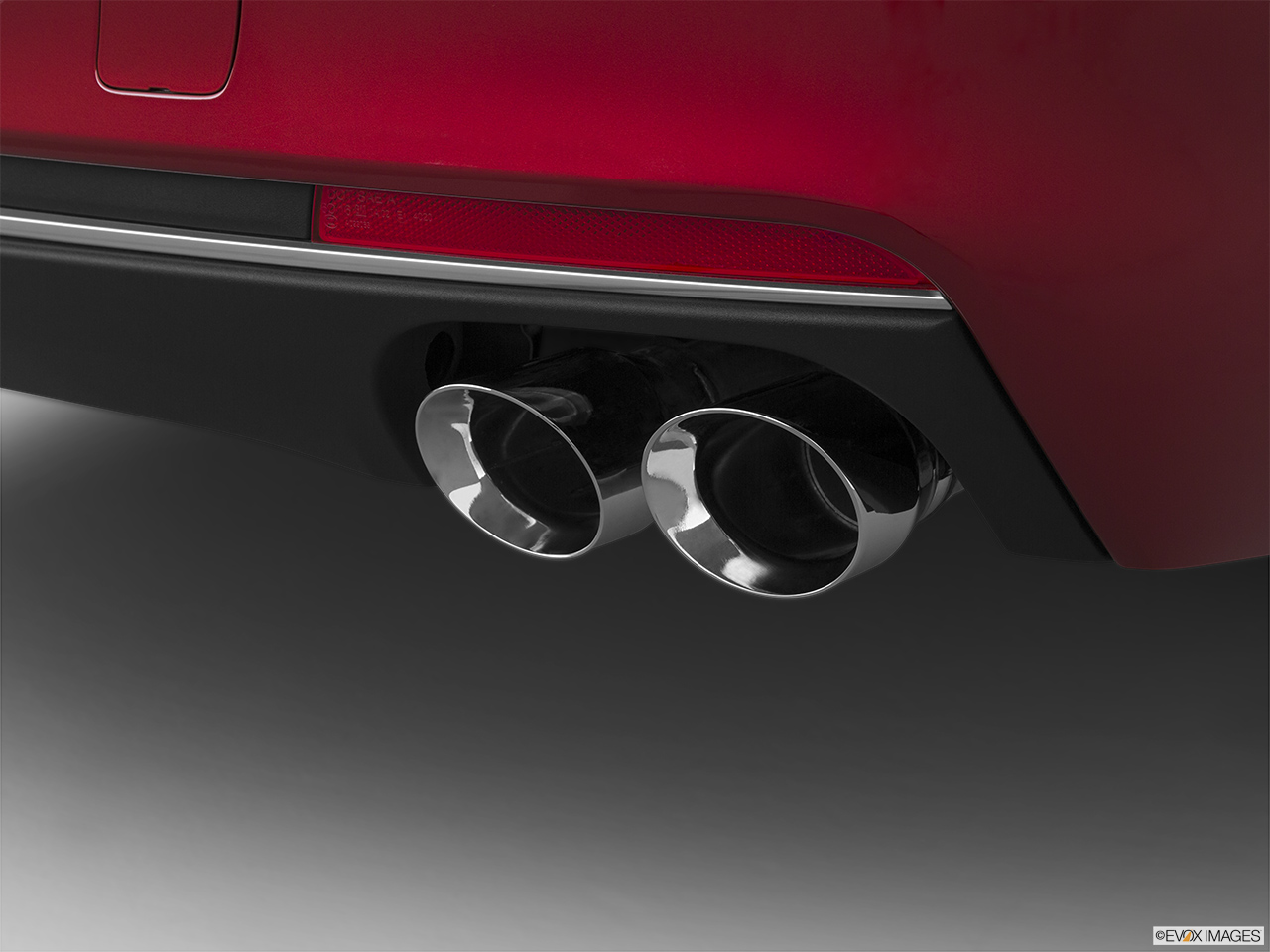 2020 Cadillac CT6 Luxury Chrome tip exhaust pipe. 