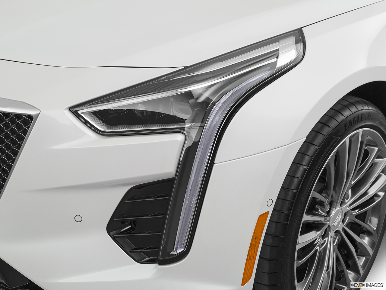 2019 Cadillac CT6-V Base Drivers Side Headlight. 