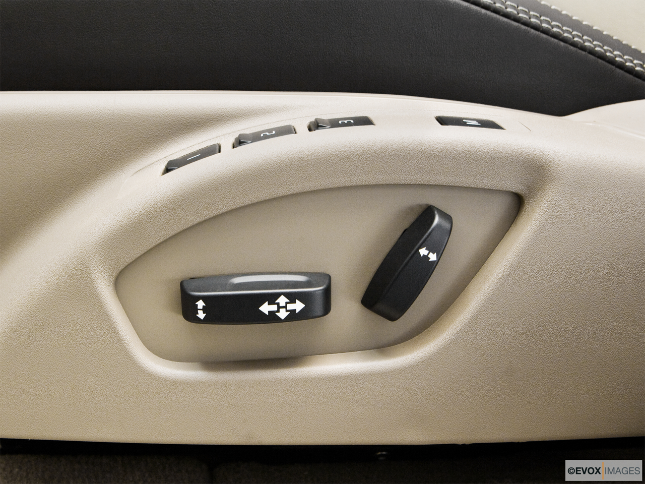 2010 Volvo XC60 T6 AWD Seat Adjustment Controllers. 