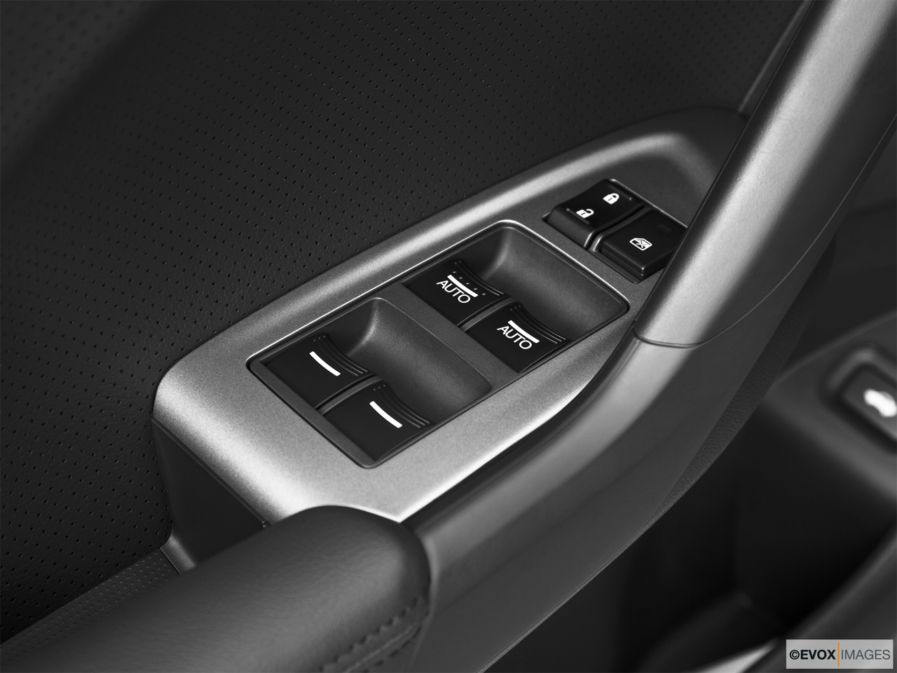 2010 Acura TSX V6 Driver's side inside window controls. 