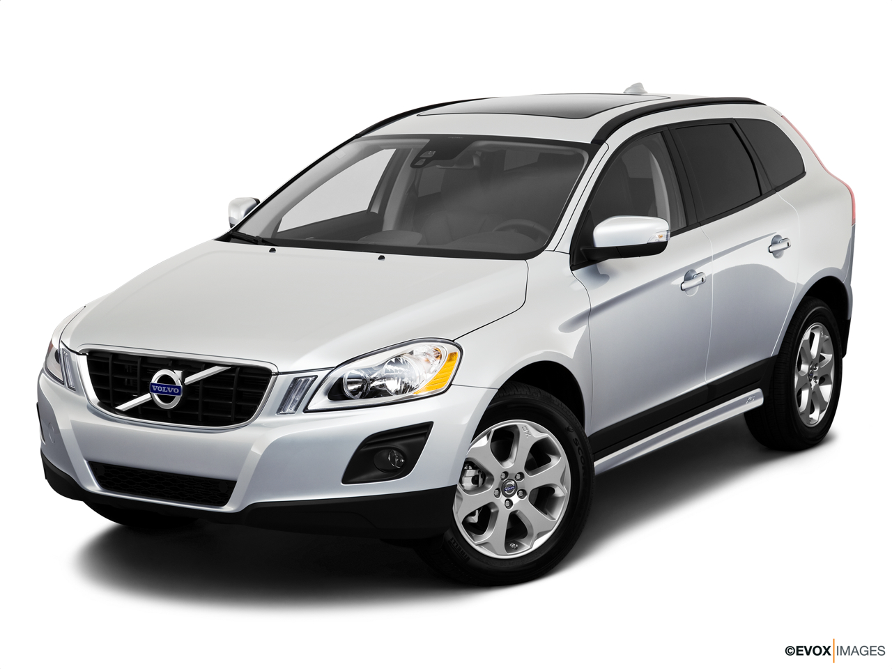 2010 Volvo XC60 3.2L Front angle view. 
