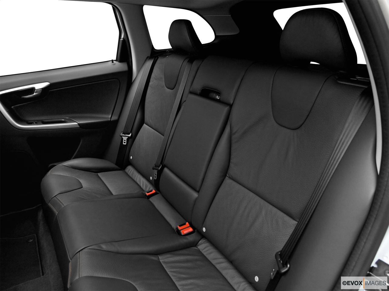 2010 Volvo XC60 3.2L Rear seats from Drivers Side. 