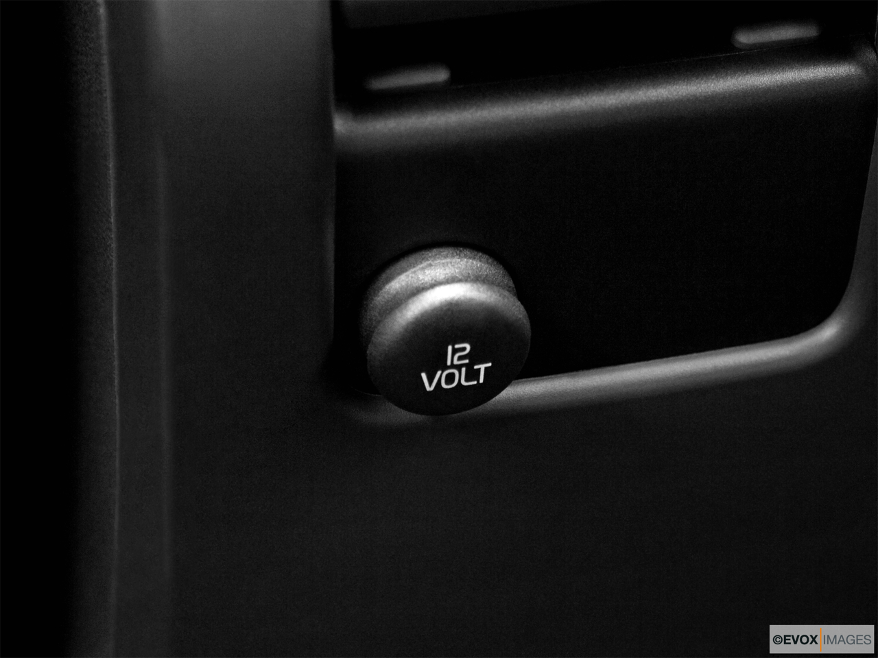 2010 Volvo XC60 3.2L Second power point. 