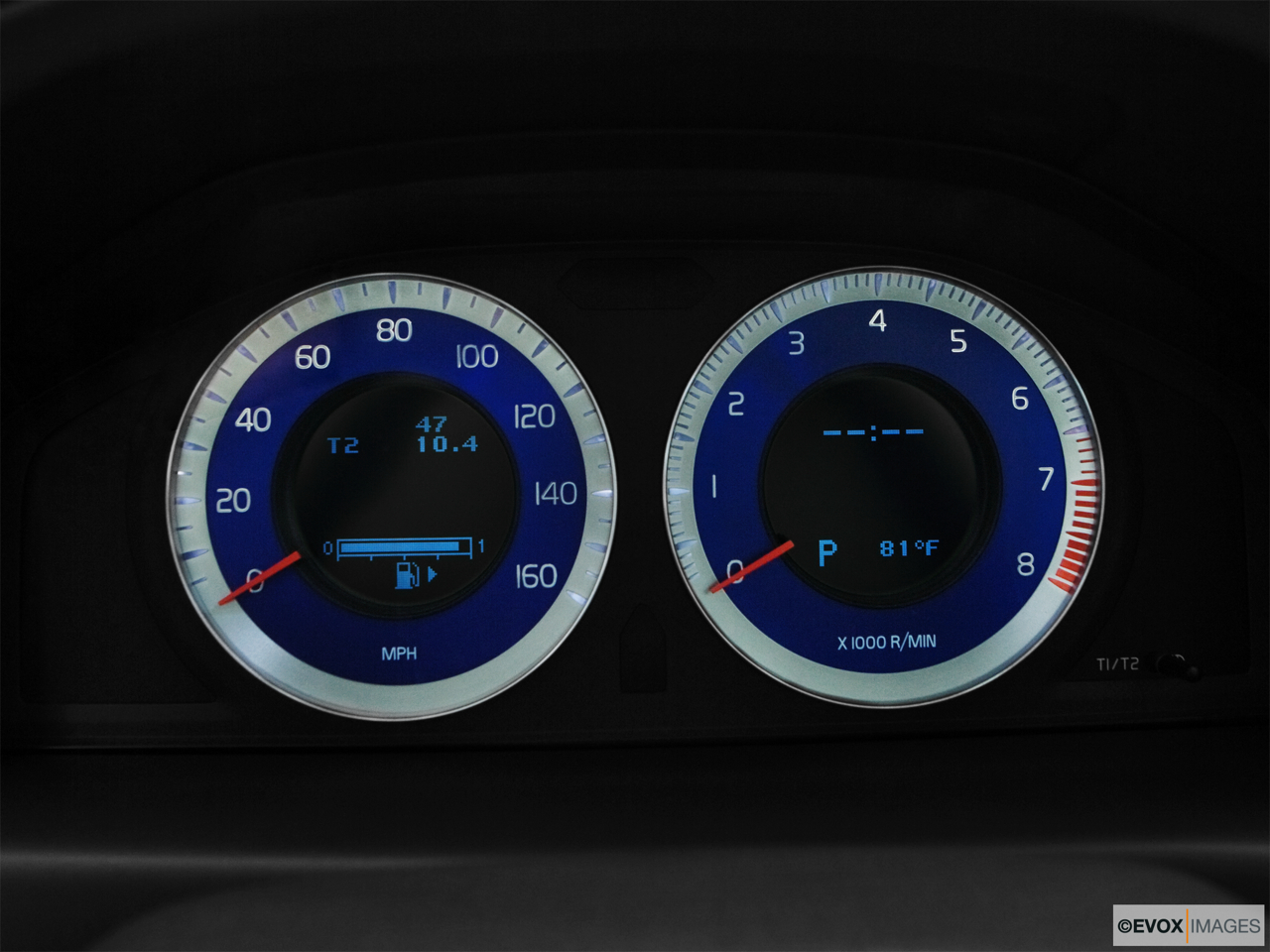 2010 Volvo V70 3.2 A SR Speedometer/tachometer. 