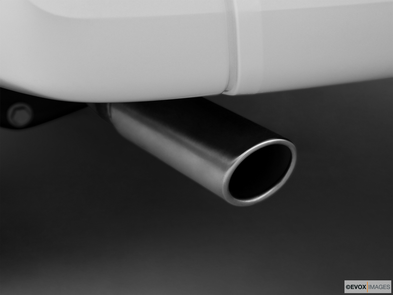 2010 Mercury Mountaineer Premier Chrome tip exhaust pipe. 