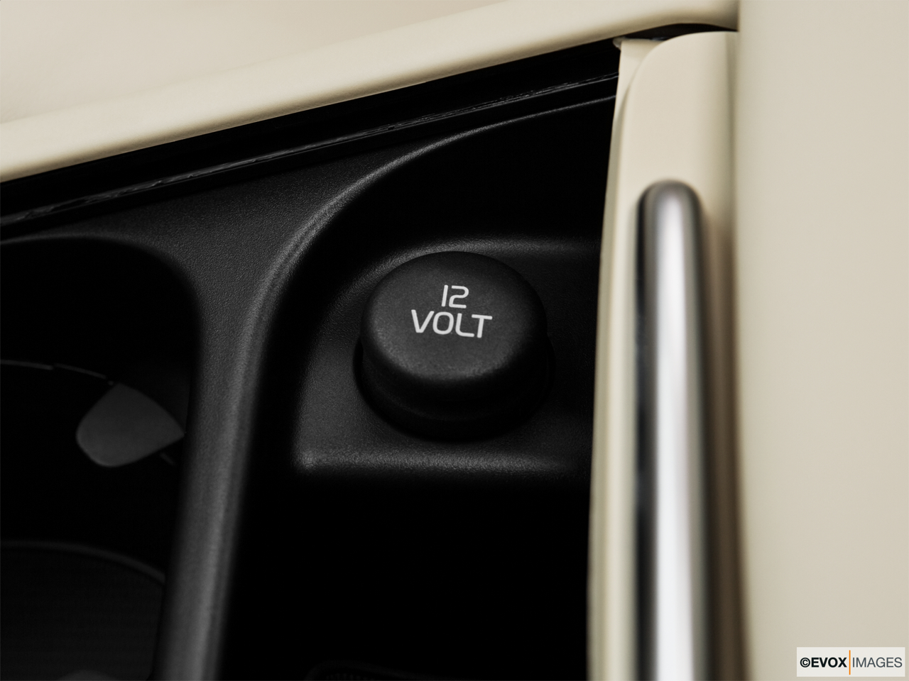 2010 Volvo S80 3.2 Main power point. 