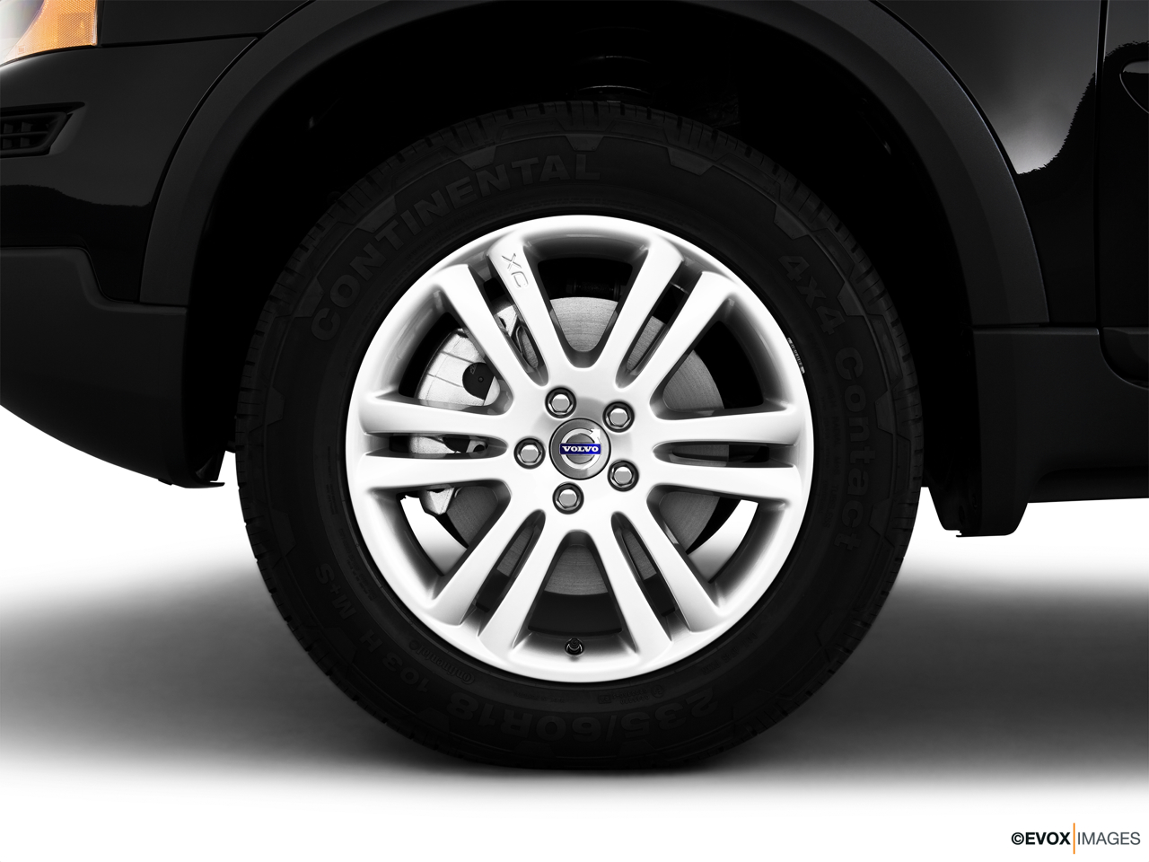 2010 Volvo XC90 3.2 Front Drivers side wheel at profile. 