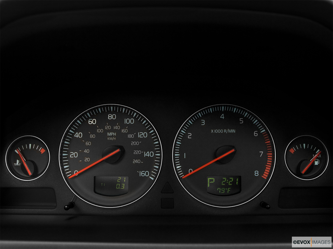 2010 Volvo XC90 3.2 Speedometer/tachometer. 