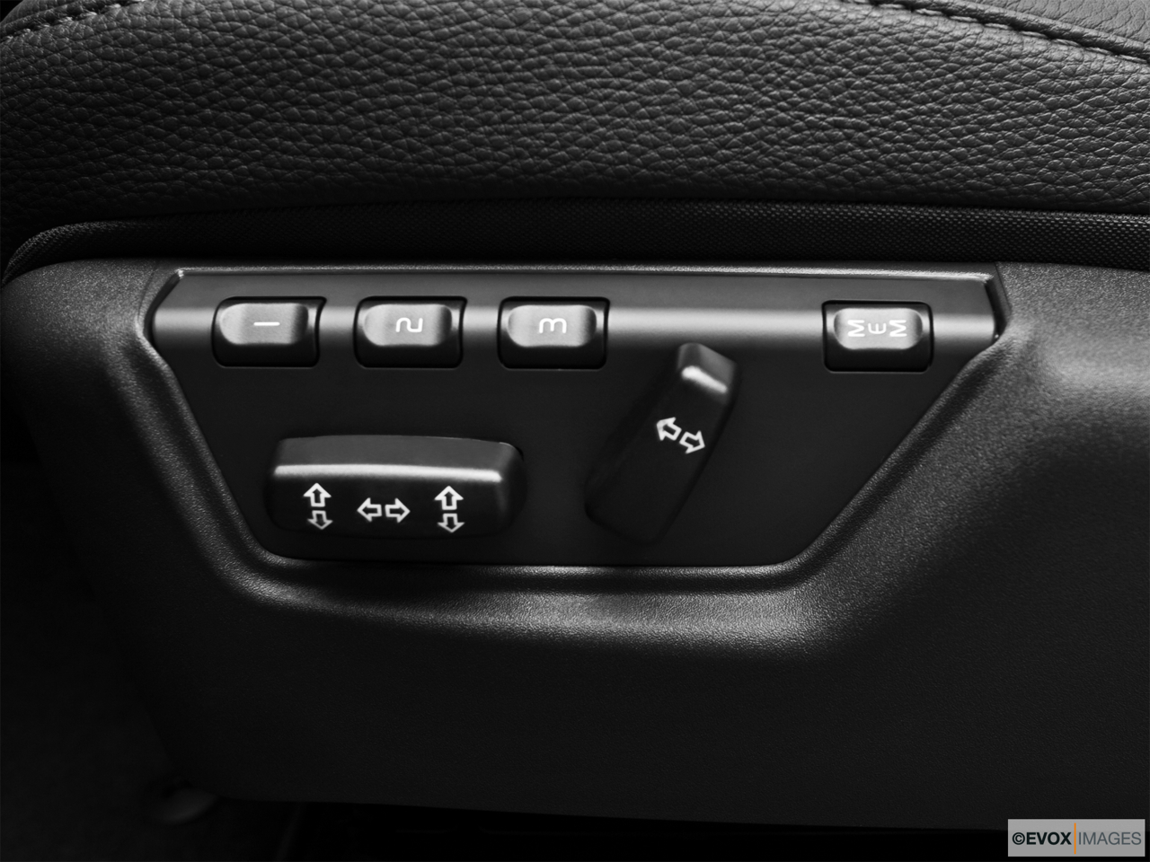 2010 Volvo XC90 3.2 Seat Adjustment Controllers. 