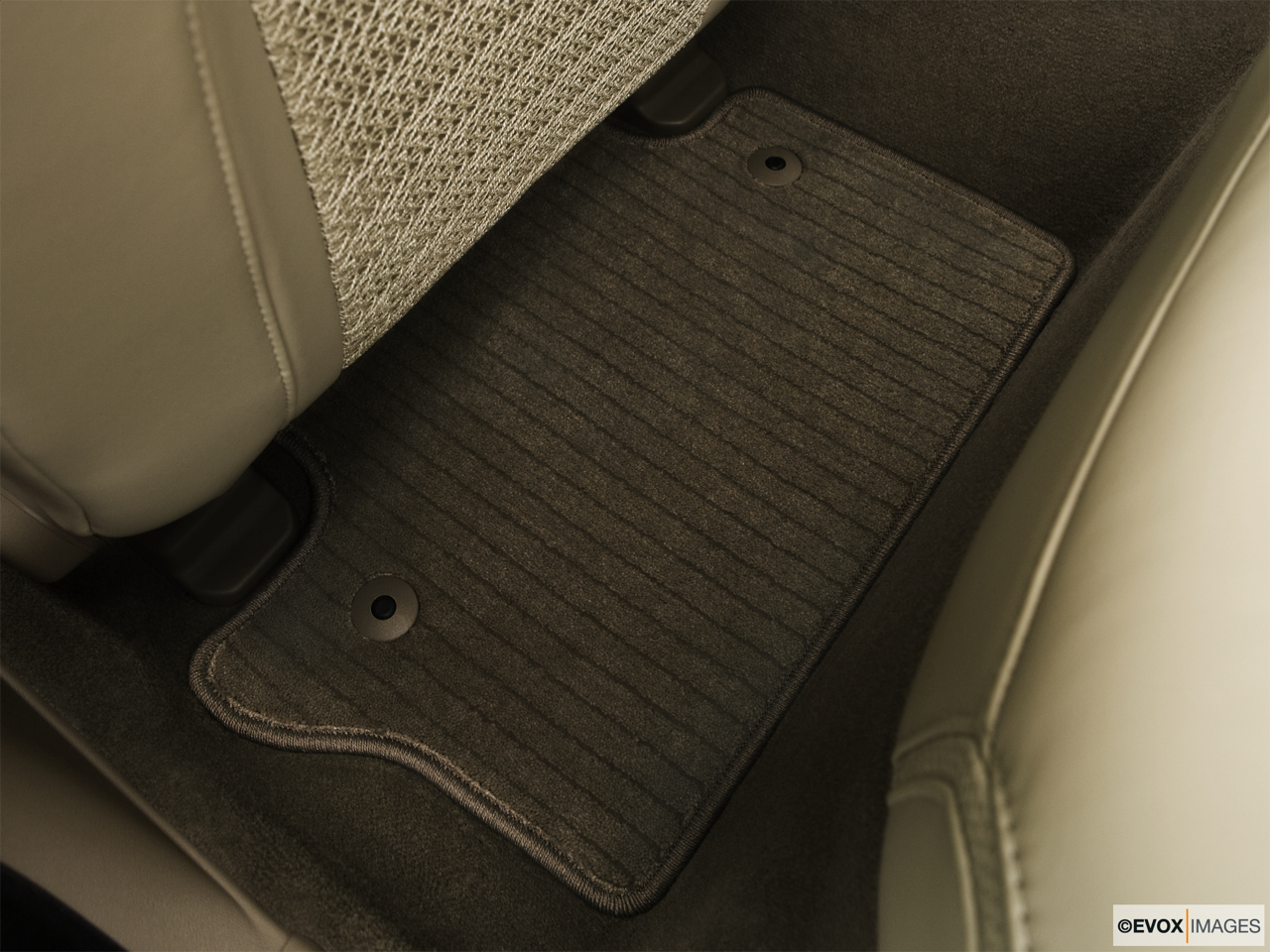 2010 Volvo XC70 3.2 AWD Rear driver's side floor mat. Mid-seat level from outside looking in. 