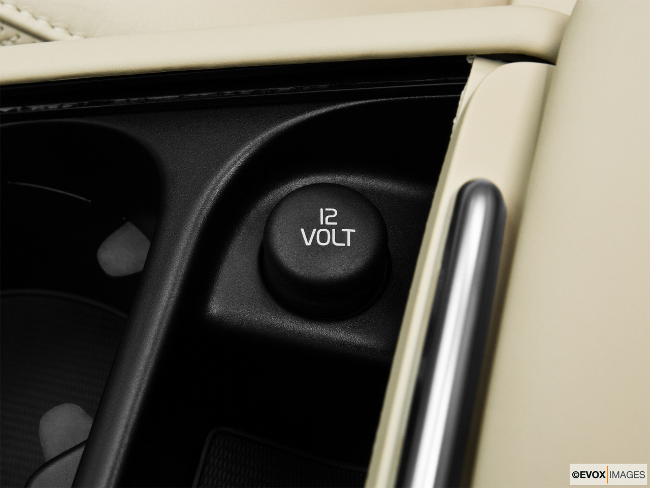 2010 Volvo XC70 3.2 AWD Main power point. 