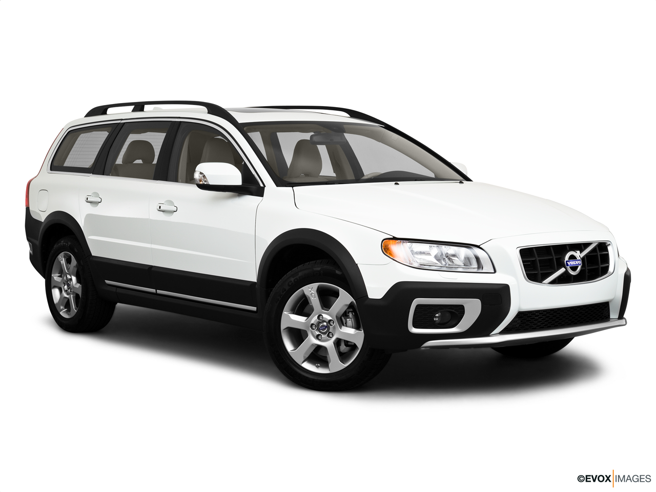 2010 Volvo XC70 3.2 AWD Front passenger 3/4 w/ wheels turned. 