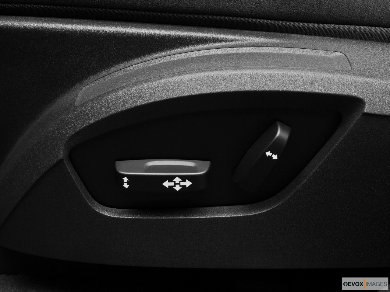 2010 Volvo V50 2.4I Seat Adjustment Controllers. 