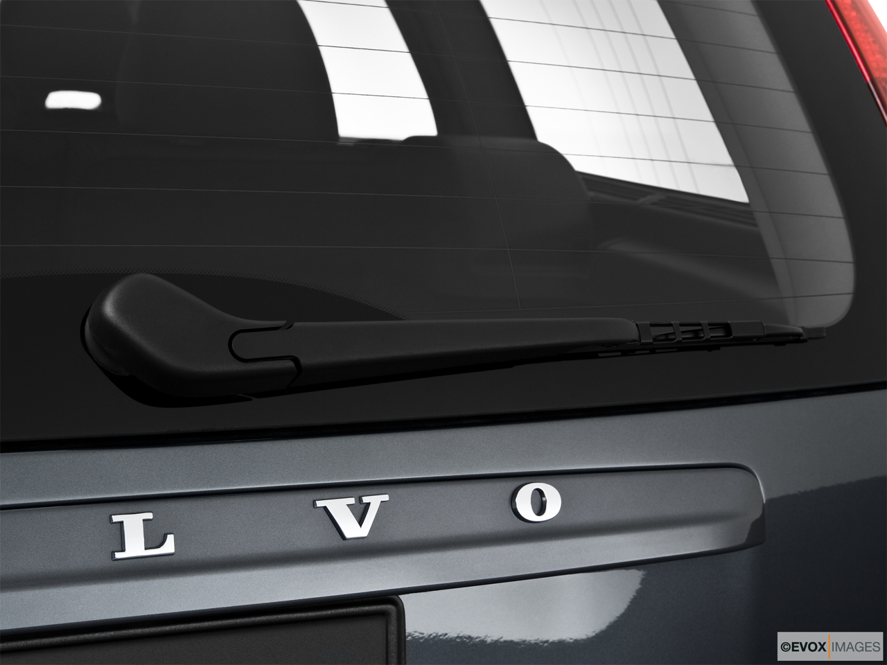 2010 Volvo V50 2.4I Rear window wiper 