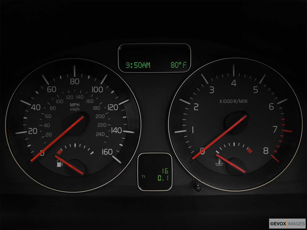 2010 Volvo C70 T5 A CV Speedometer/tachometer. 