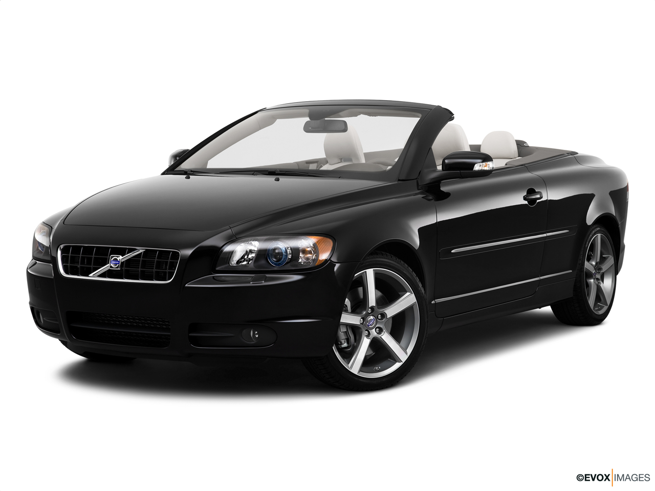 2010 Volvo C70 T5 A CV Front angle medium view. 