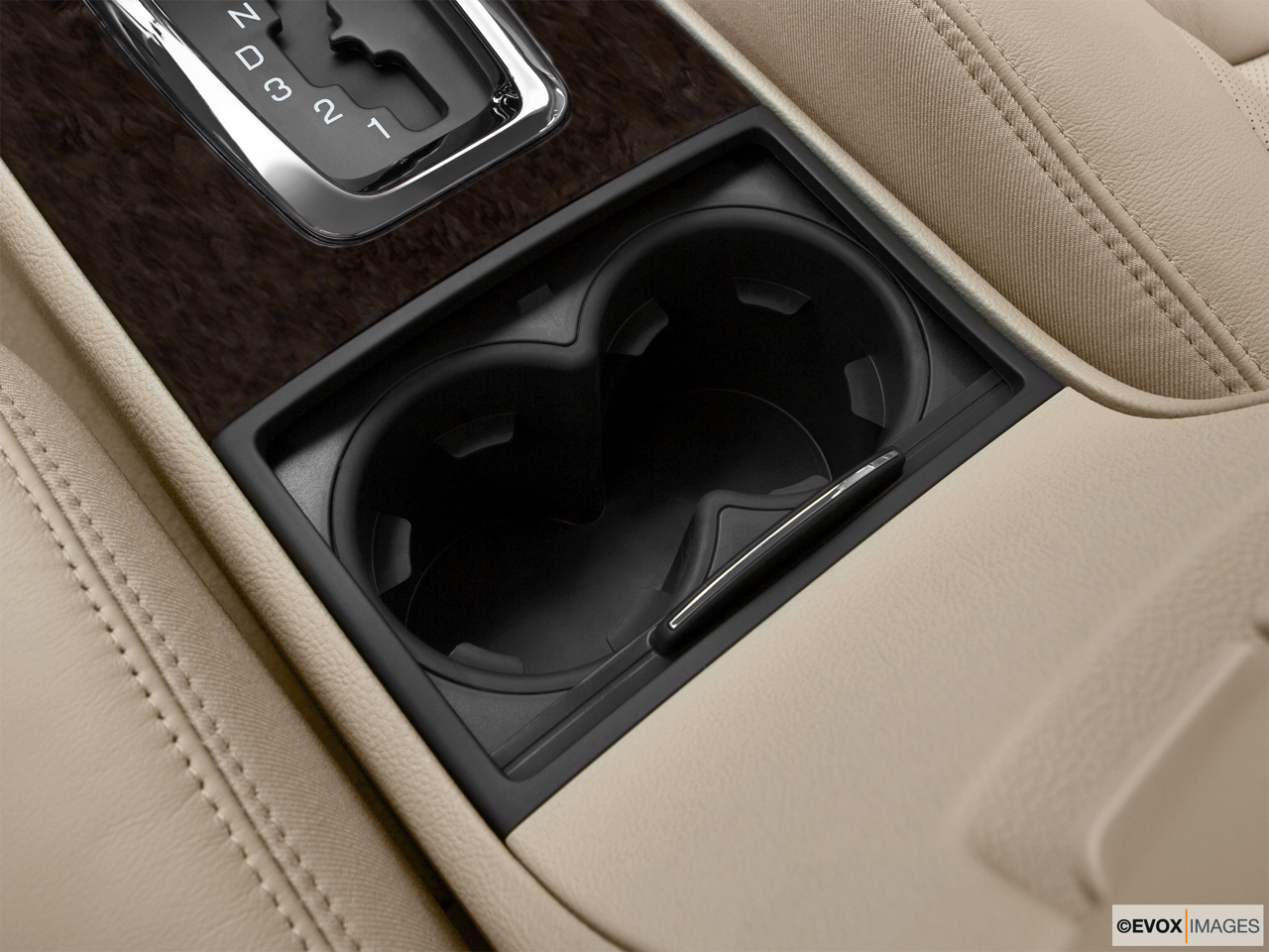 2010 Cadillac DTS Luxury Collection Cup holders. 