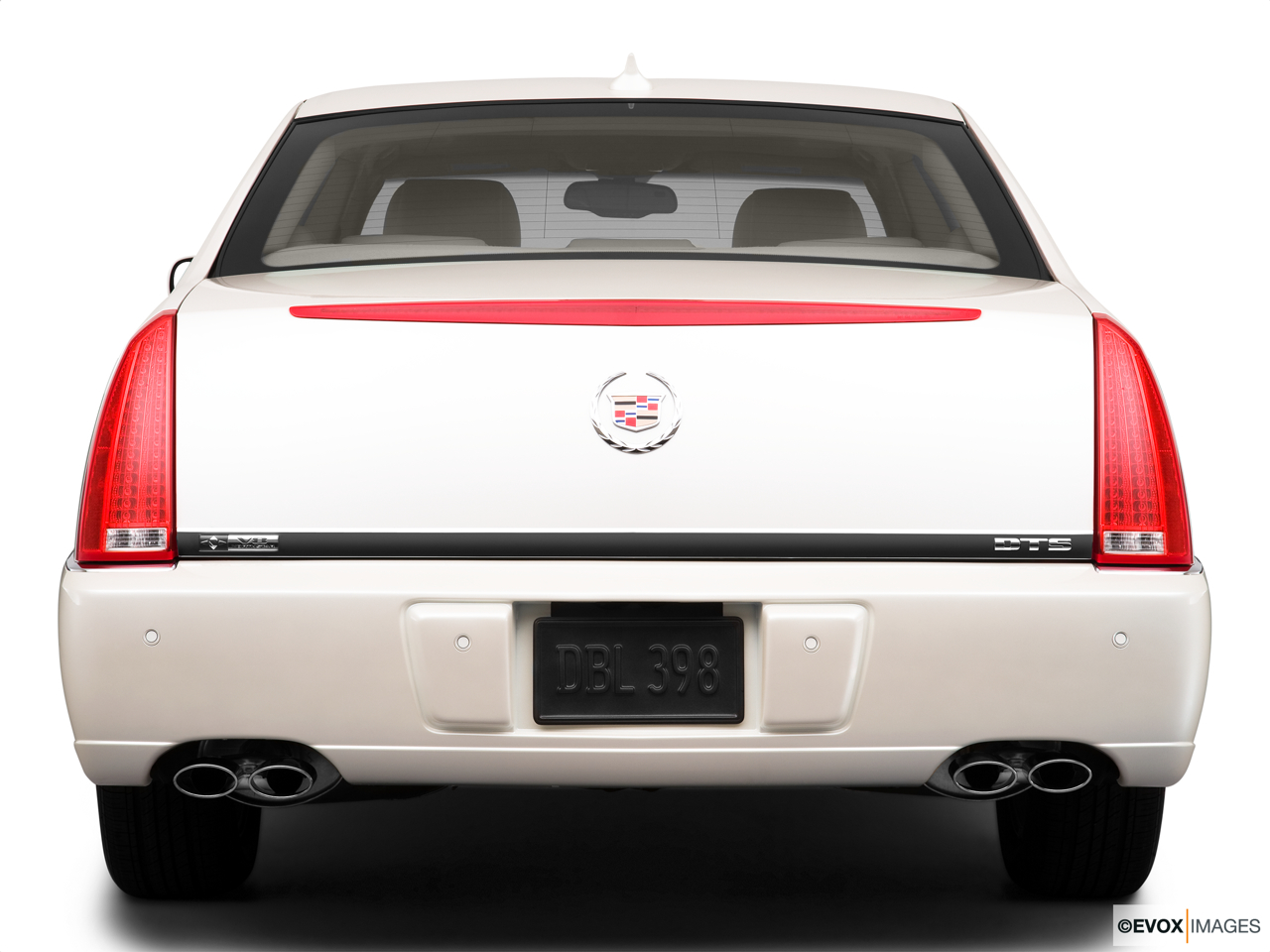 2010 Cadillac DTS Luxury Collection Low/wide rear. 