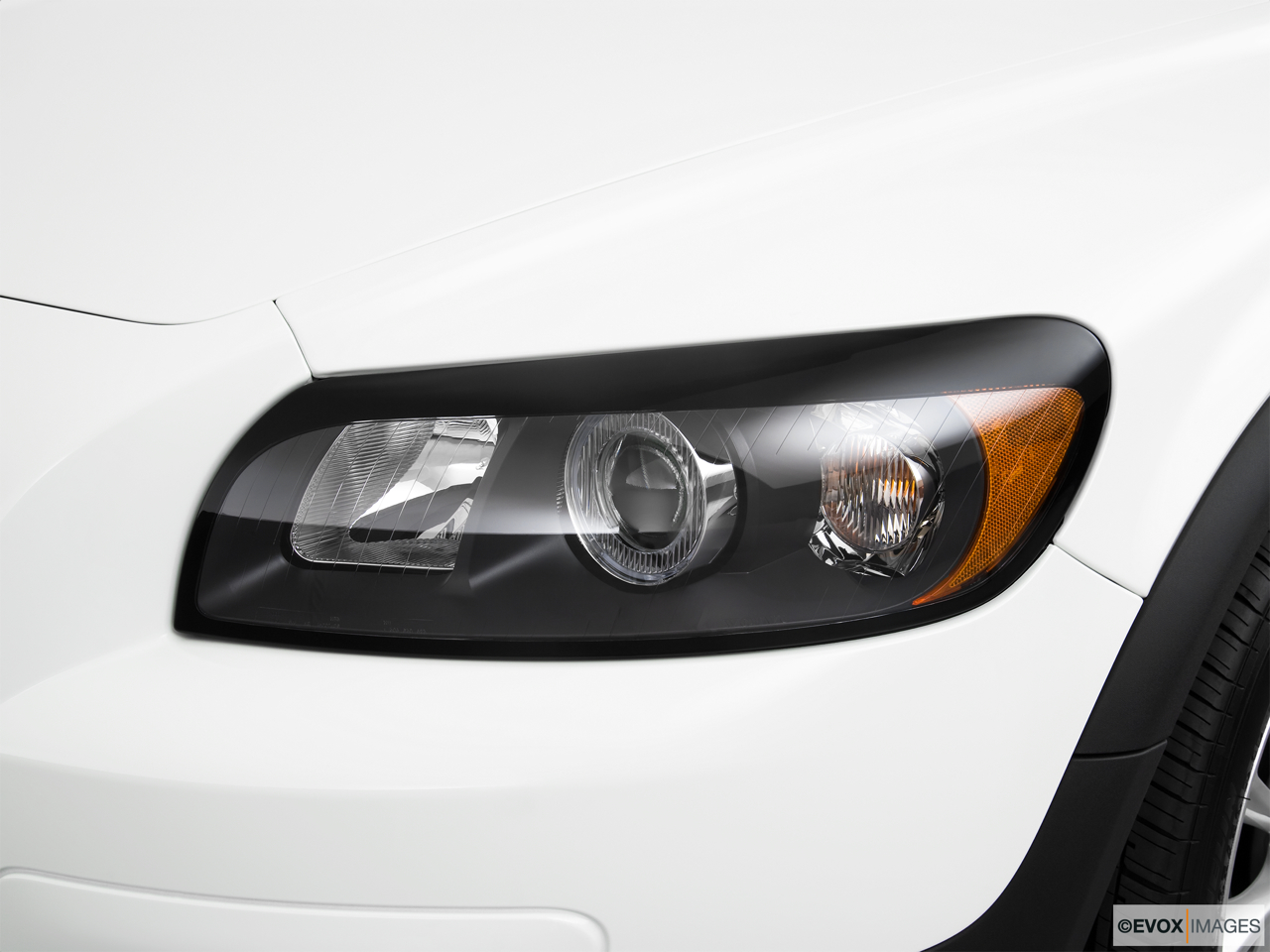 2010 Volvo C30 T5 Drivers Side Headlight. 