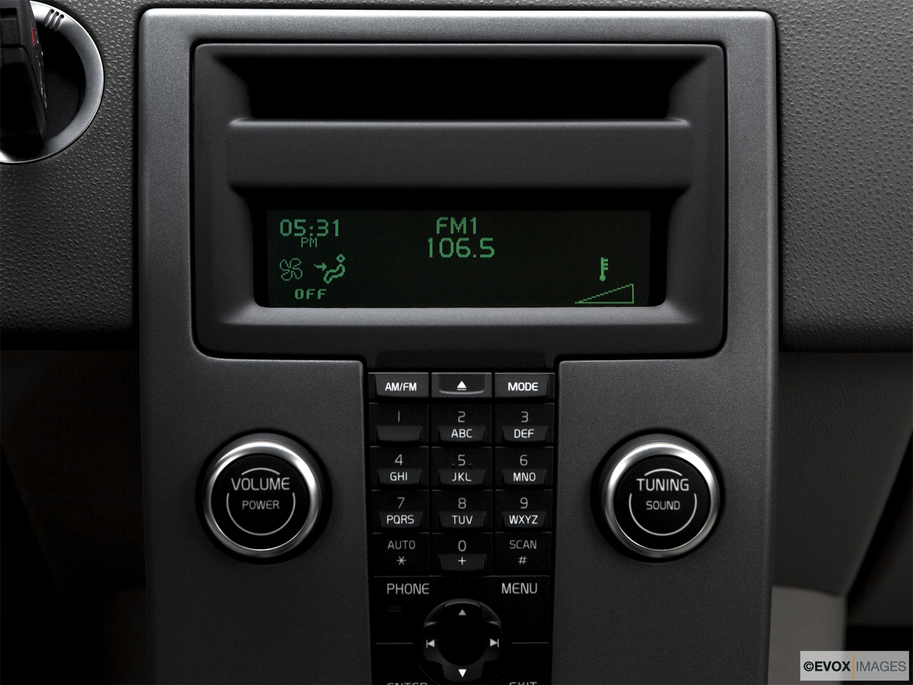 2010 Volvo C30 T5 Closeup of radio head unit 
