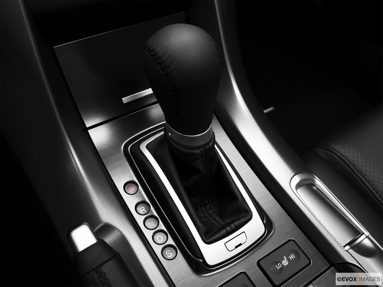 2010 Acura TL TL Gear shifter/center console. 